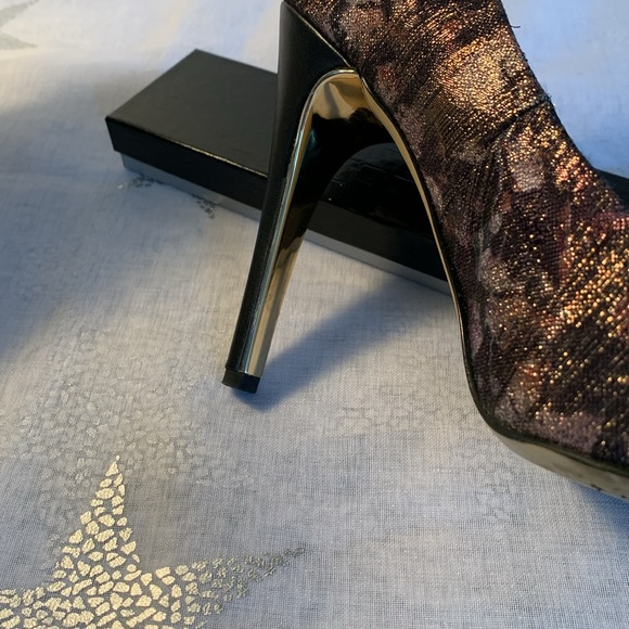 Guess Ladies Shoes - Picture 5 of 14